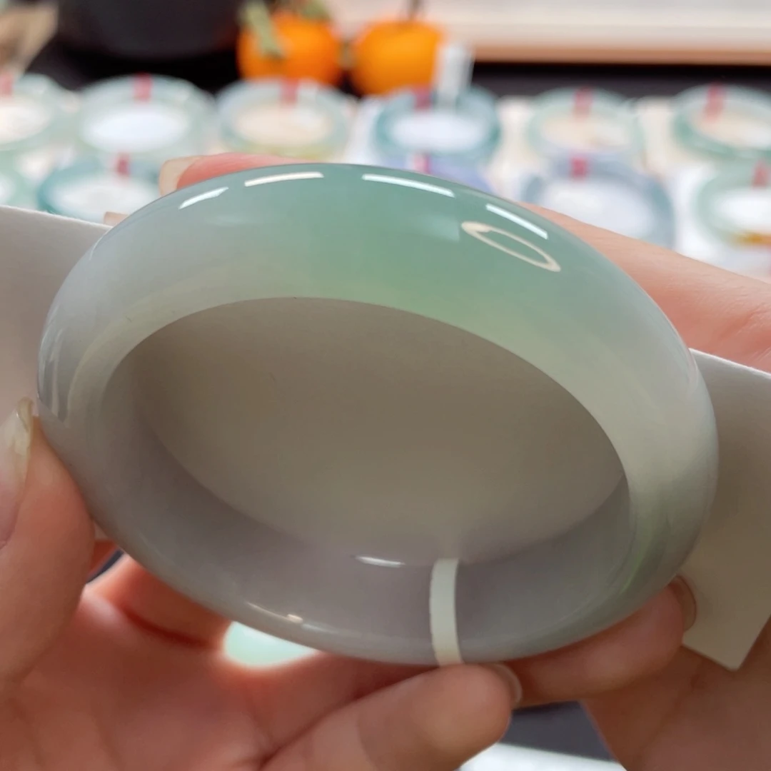 【闪购商品】翡翠手镯未镶嵌57.5胶润细腻薄荷绿29号