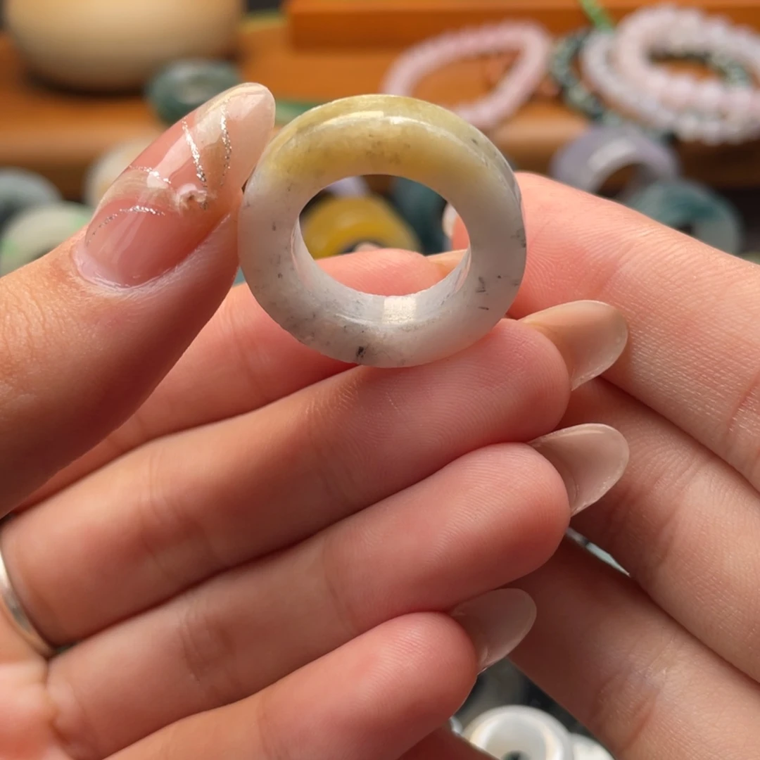 未镶嵌定制翡翠黄乌鸡