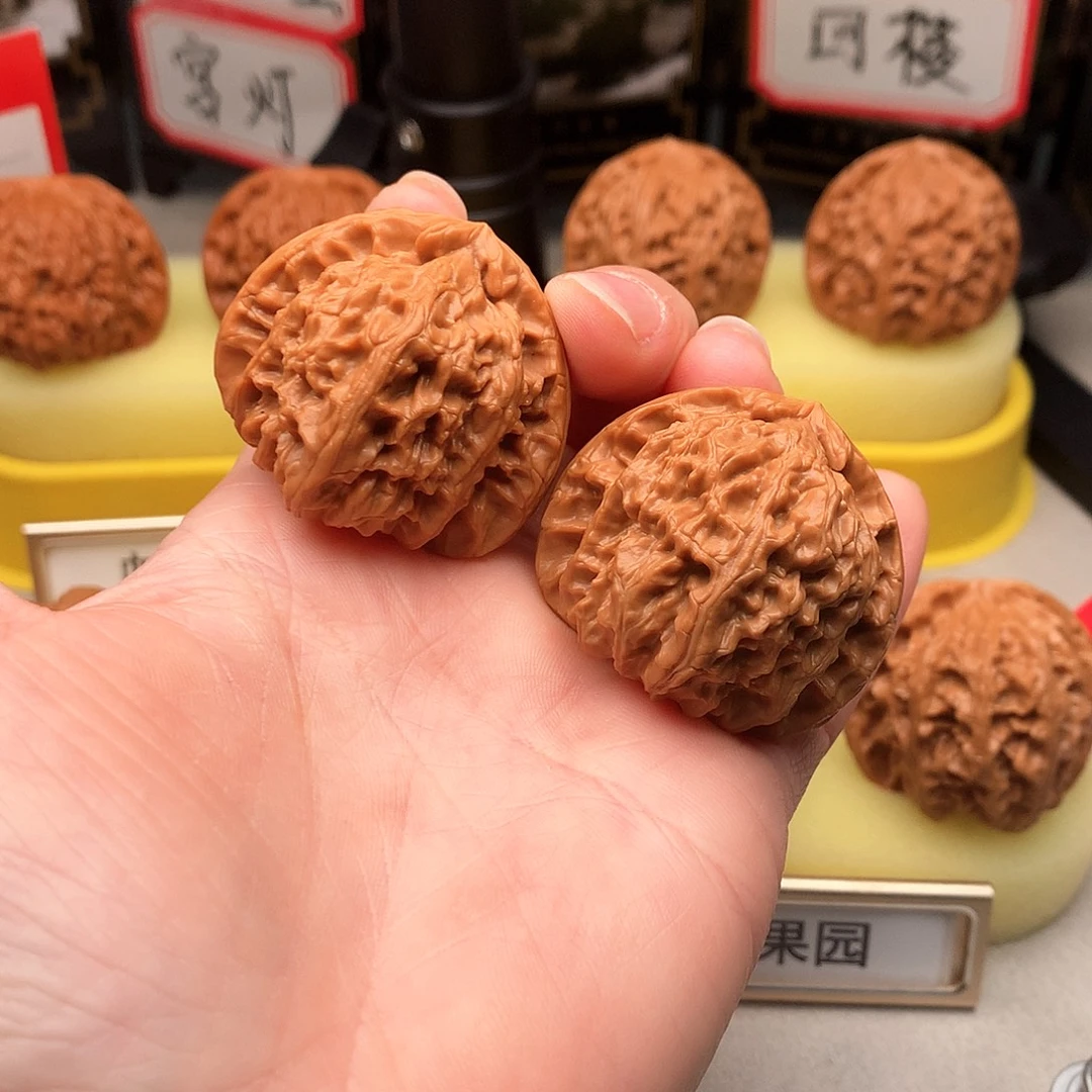吊坠文玩核桃39尺三角白狮子165号