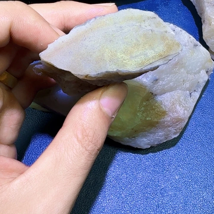 和田玉未镶嵌珠宝半成品