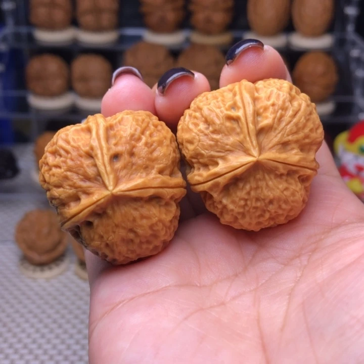 把件文玩核桃45号豹纹三棱34尺