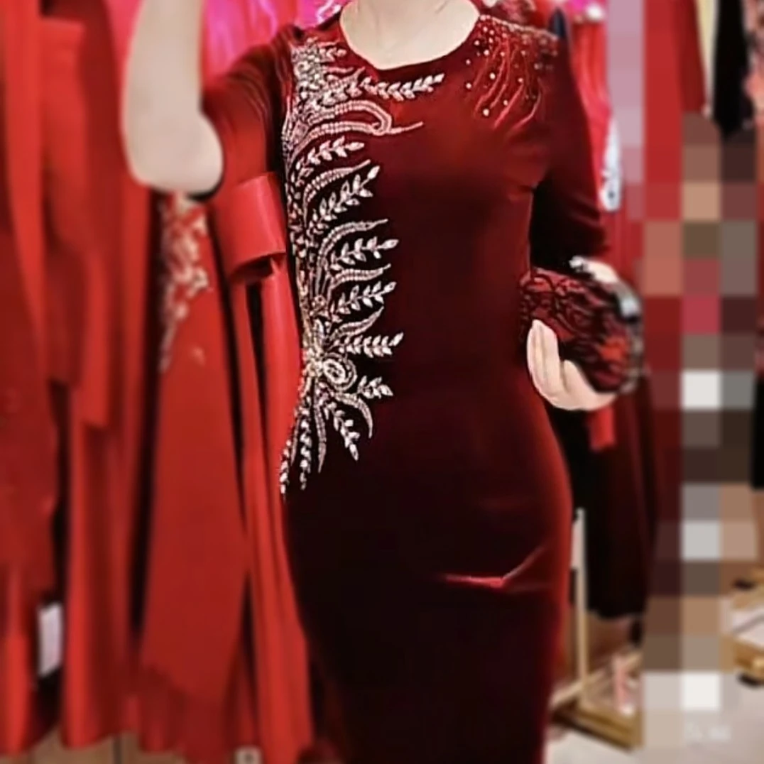 72889丝绒串珠礼服裙