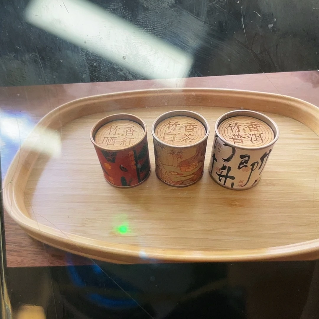 中***名搪瓷杯子里还有很多东西