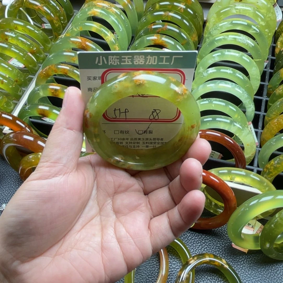 未镶嵌蛇纹石玉手镯有裂手镯特价不退不换