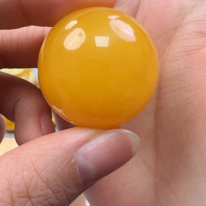 蜜蜡未镶嵌珠宝奇石