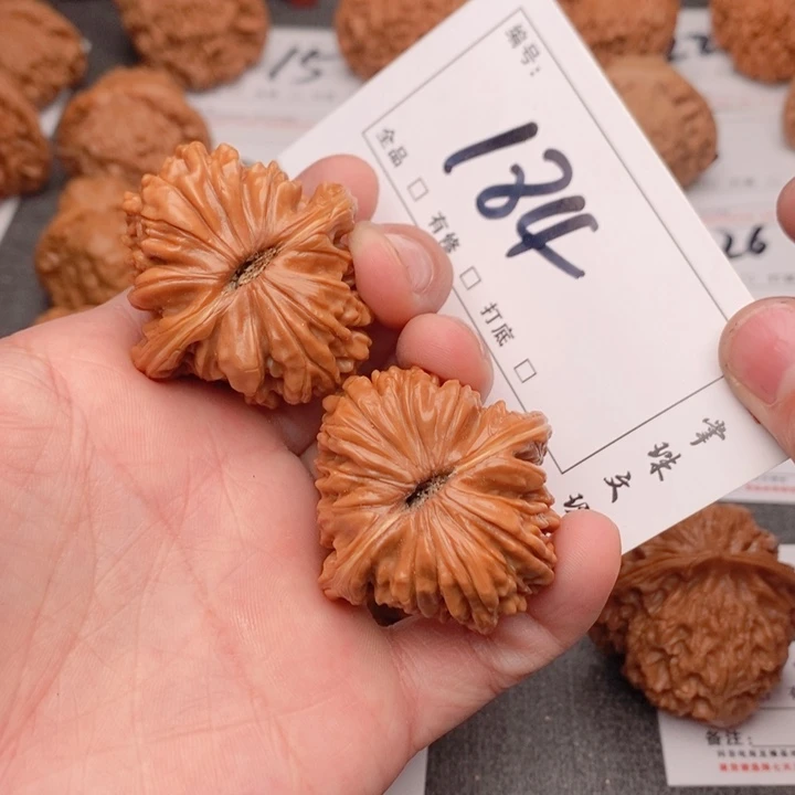 文玩核桃吊坠39楼子184