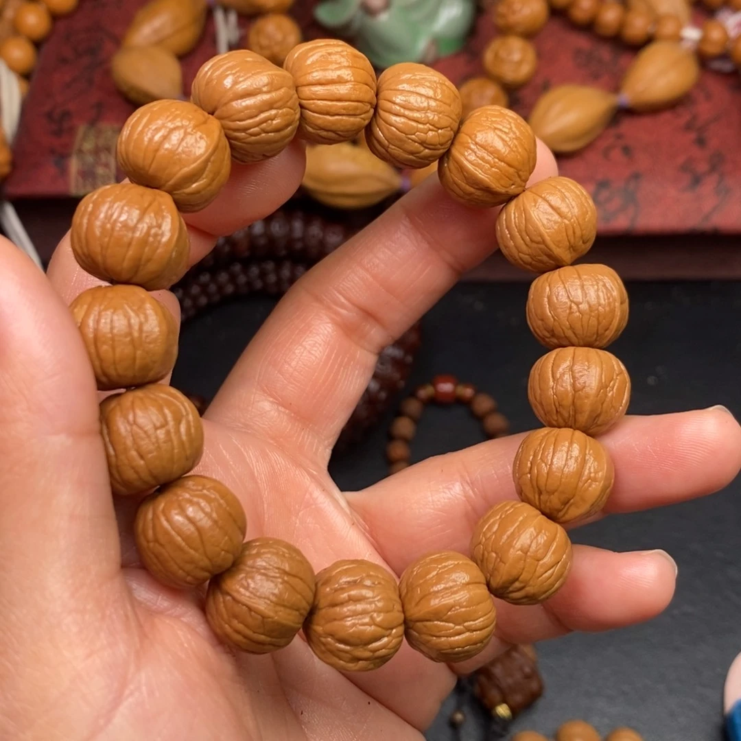 吊坠猴头核桃橄榄核雕