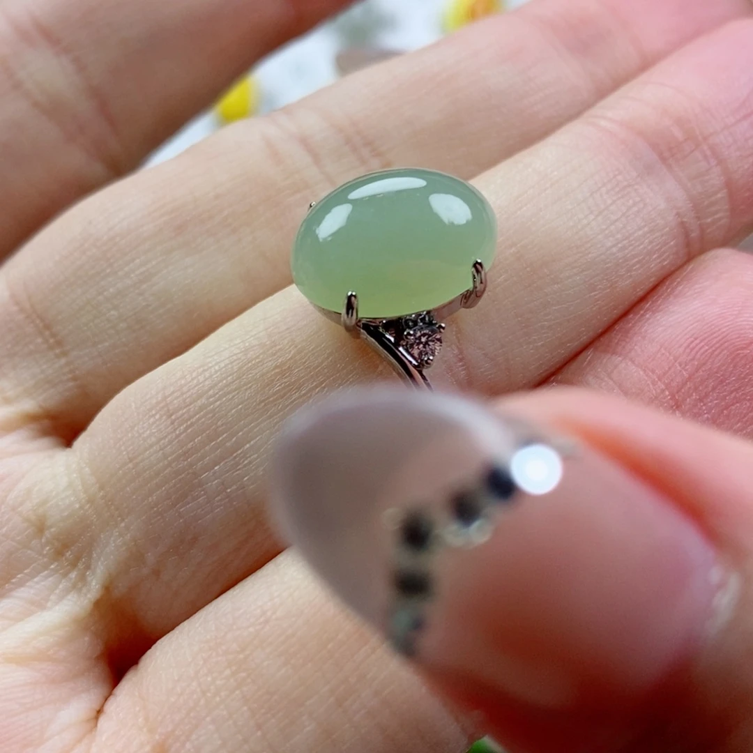 未镶嵌戒指和田玉