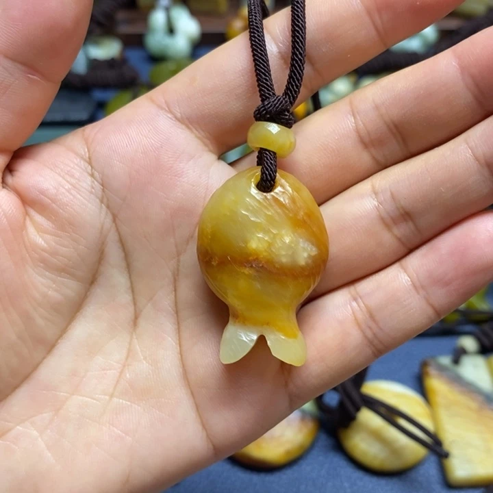 未镶嵌蛇纹石玉颈饰
