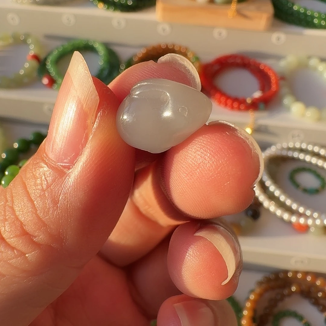 和田玉未镶嵌珠宝奇石