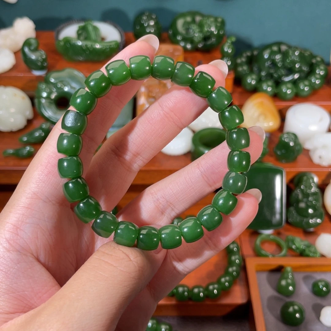 冬****和田玉未镶嵌颈饰