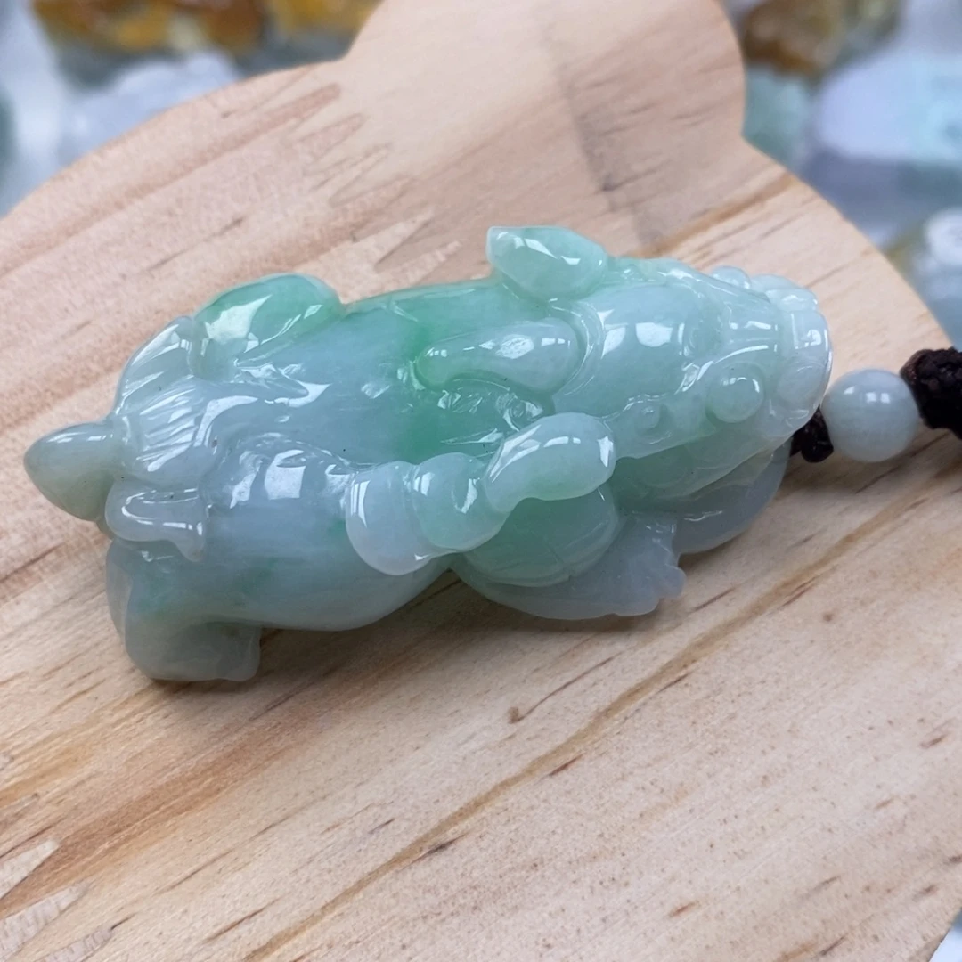 翡翠未镶嵌颈饰多人如意貔貅吊坠