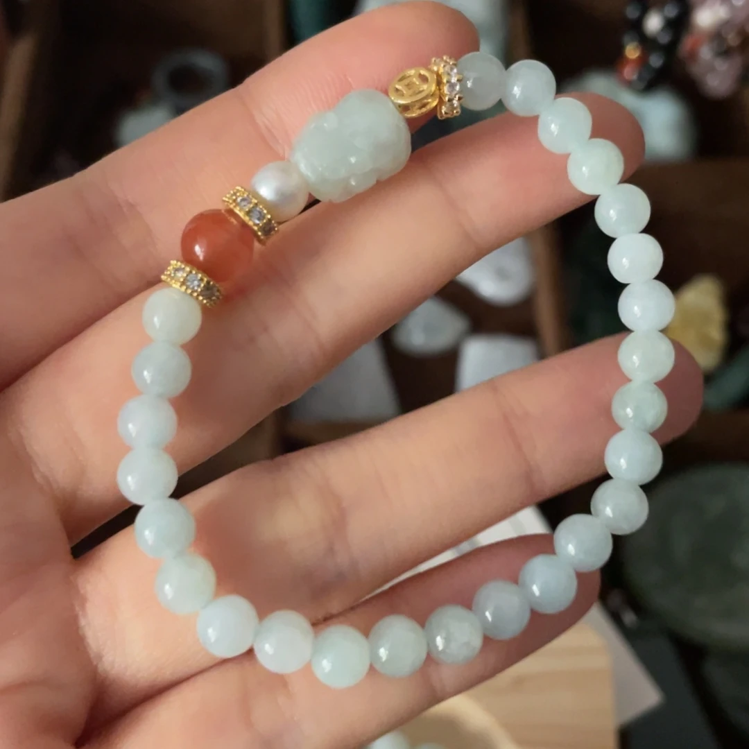 翡翠合金手链貔貅淡色手串