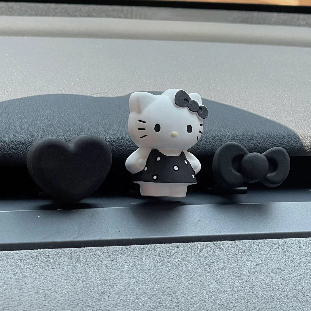 可爱kitty猫车载香薰汽车出风口装饰车内中控饰品摆件扩香石香氛