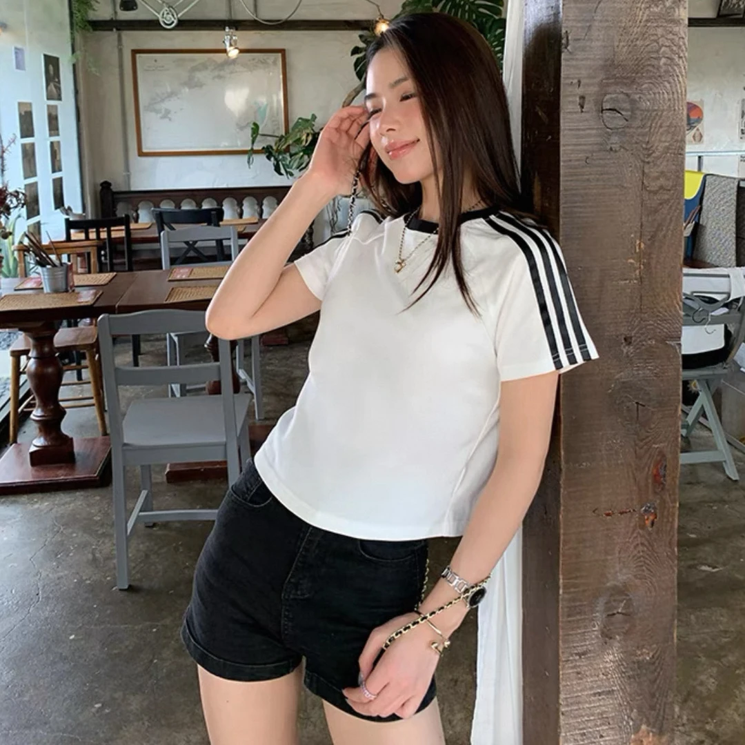 三条杠设计感拼接圆领短袖t恤女2025新款撞色夏季修身短款上衣潮