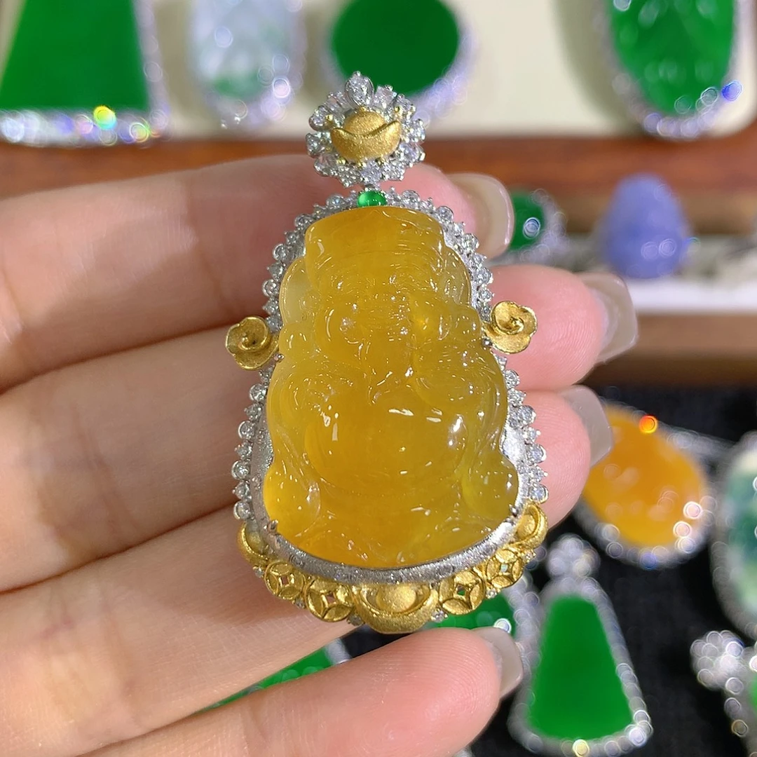 翡翠18K金镶嵌颈饰财财