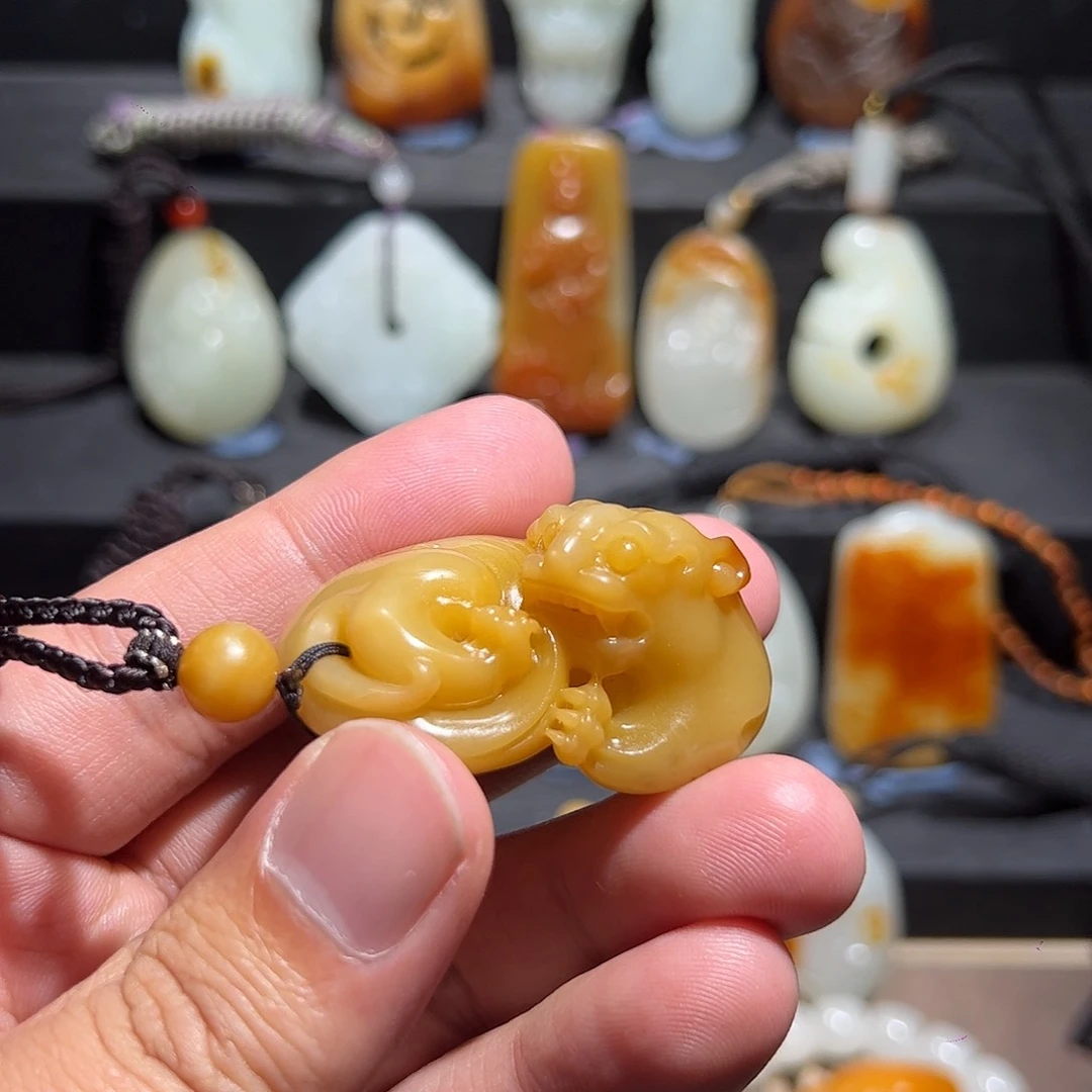 颈饰未镶嵌和田玉