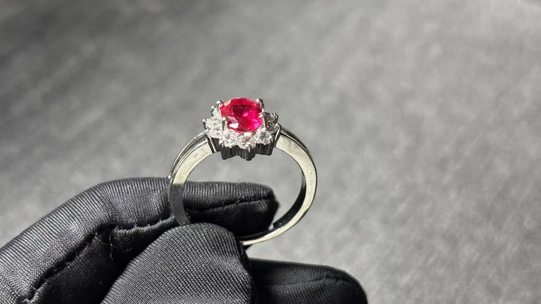 C68-禾遇镶嵌红女戒