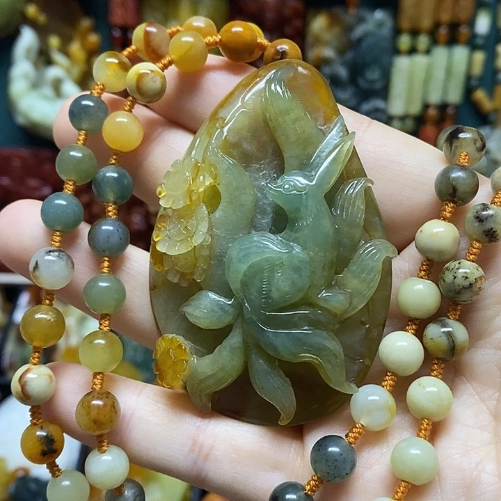 岫玉未镶嵌吊坠(赠链)