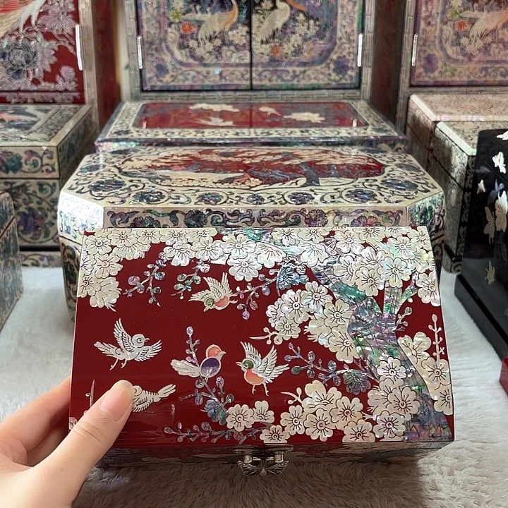 喜上眉梢红色贝底