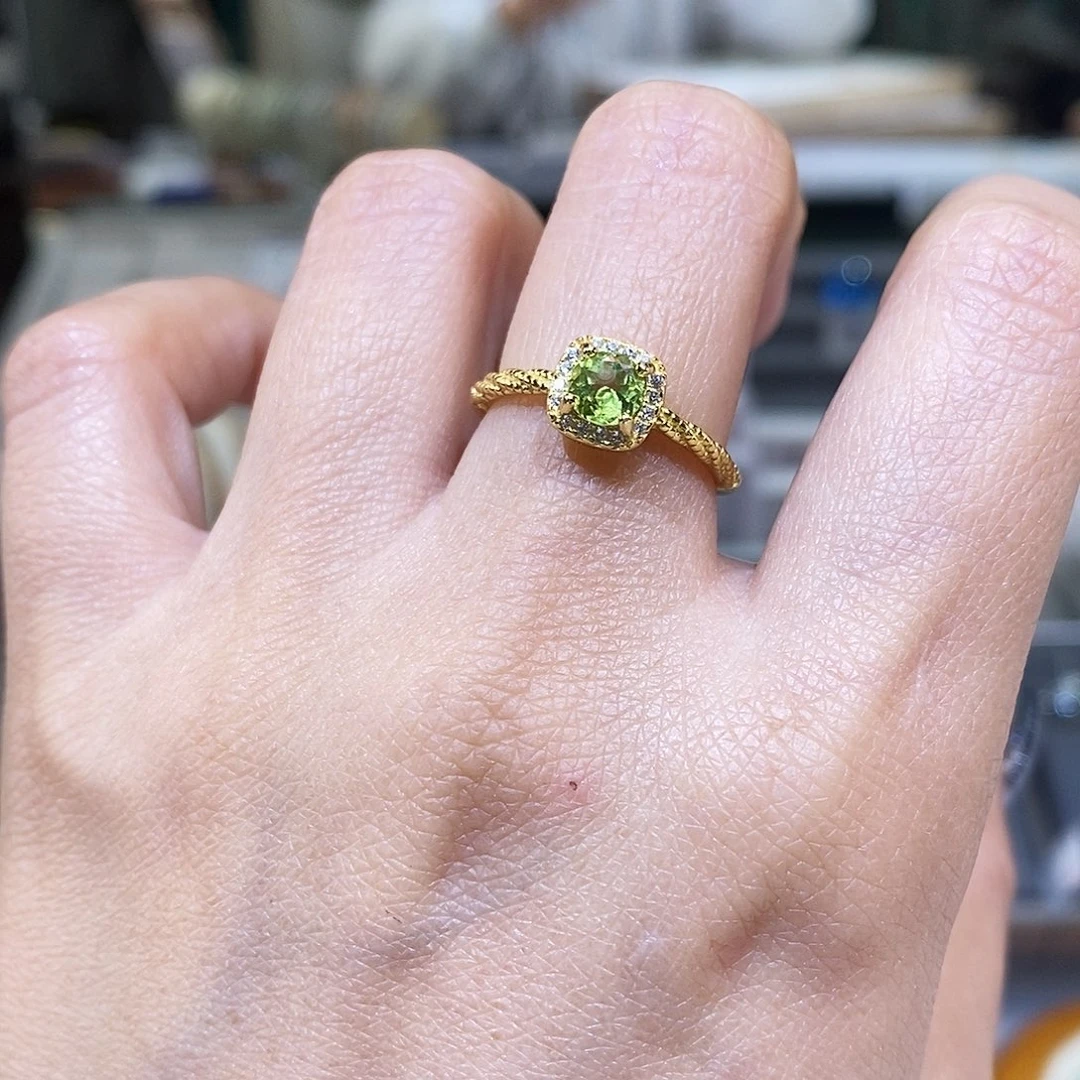 橄榄石戒指银S925镶嵌天然橄榄石戒指