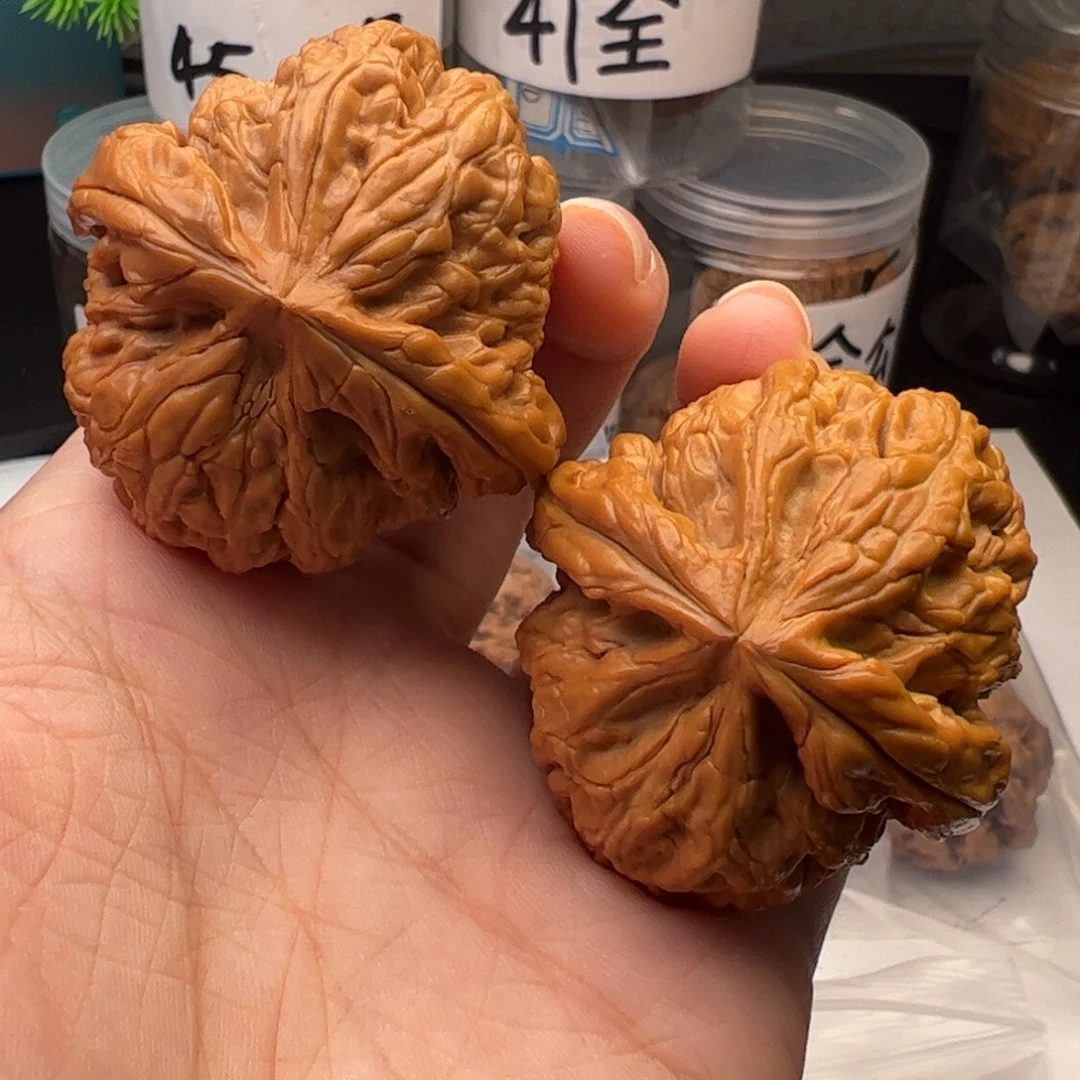 文玩核桃吊坠红锦鲤44