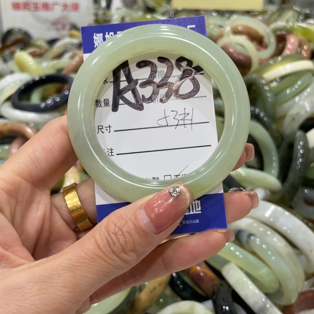 蛇纹石玉戒指合金