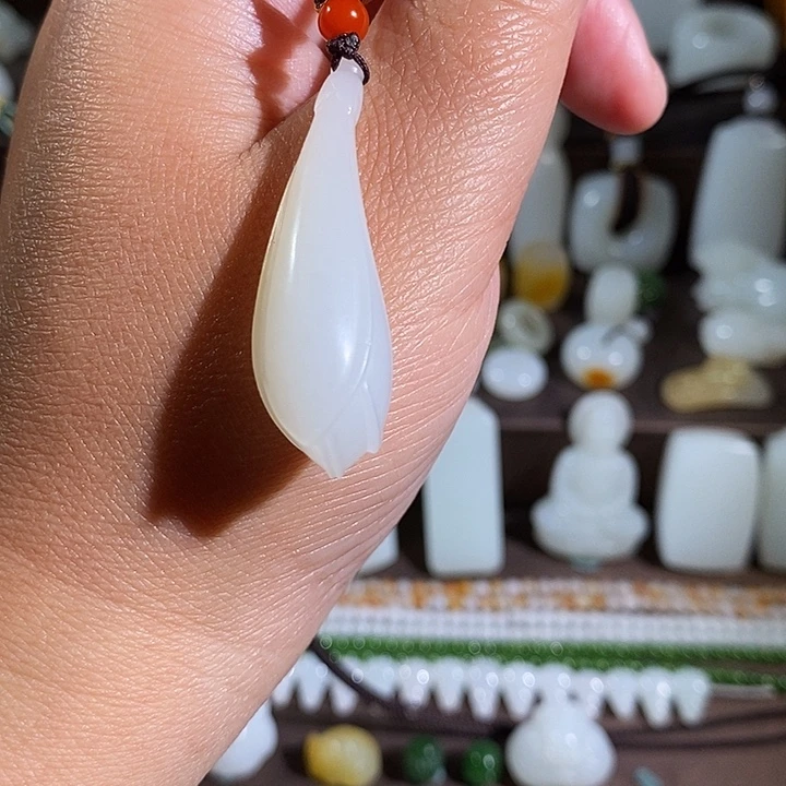 海***哥颈饰未镶嵌和田玉