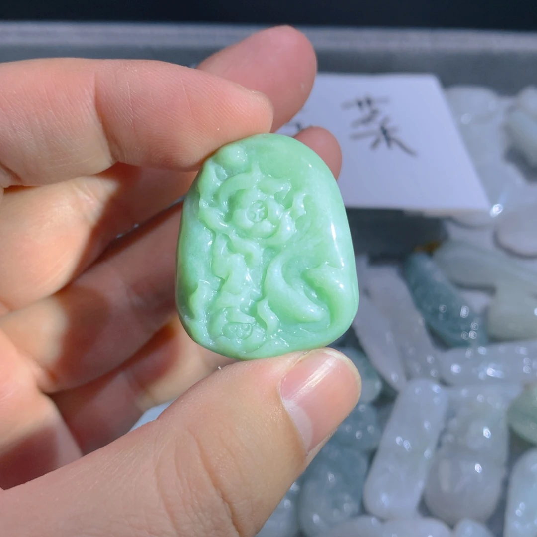 翡翠未镶嵌颈饰翡翠