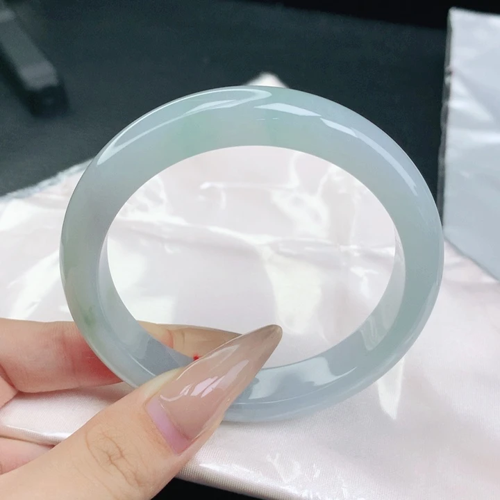 未镶嵌手镯翡翠60圈口