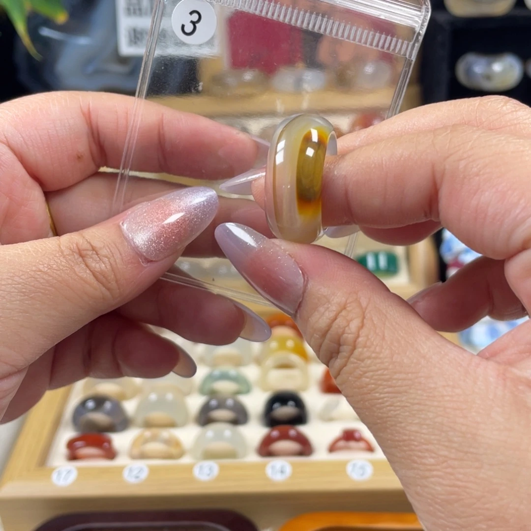 玛瑙/玉髓未镶嵌戒指3号港码18直径18.1（非质量问题.不退不换）