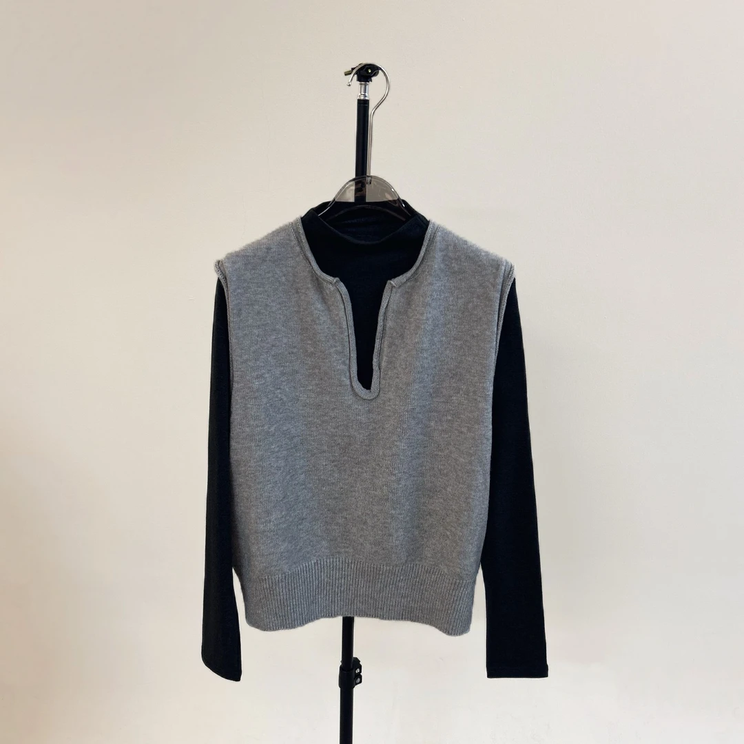 刘十六【时序】秋季新款真俩件V领百搭宽松长袖打底衫马甲女FY8321