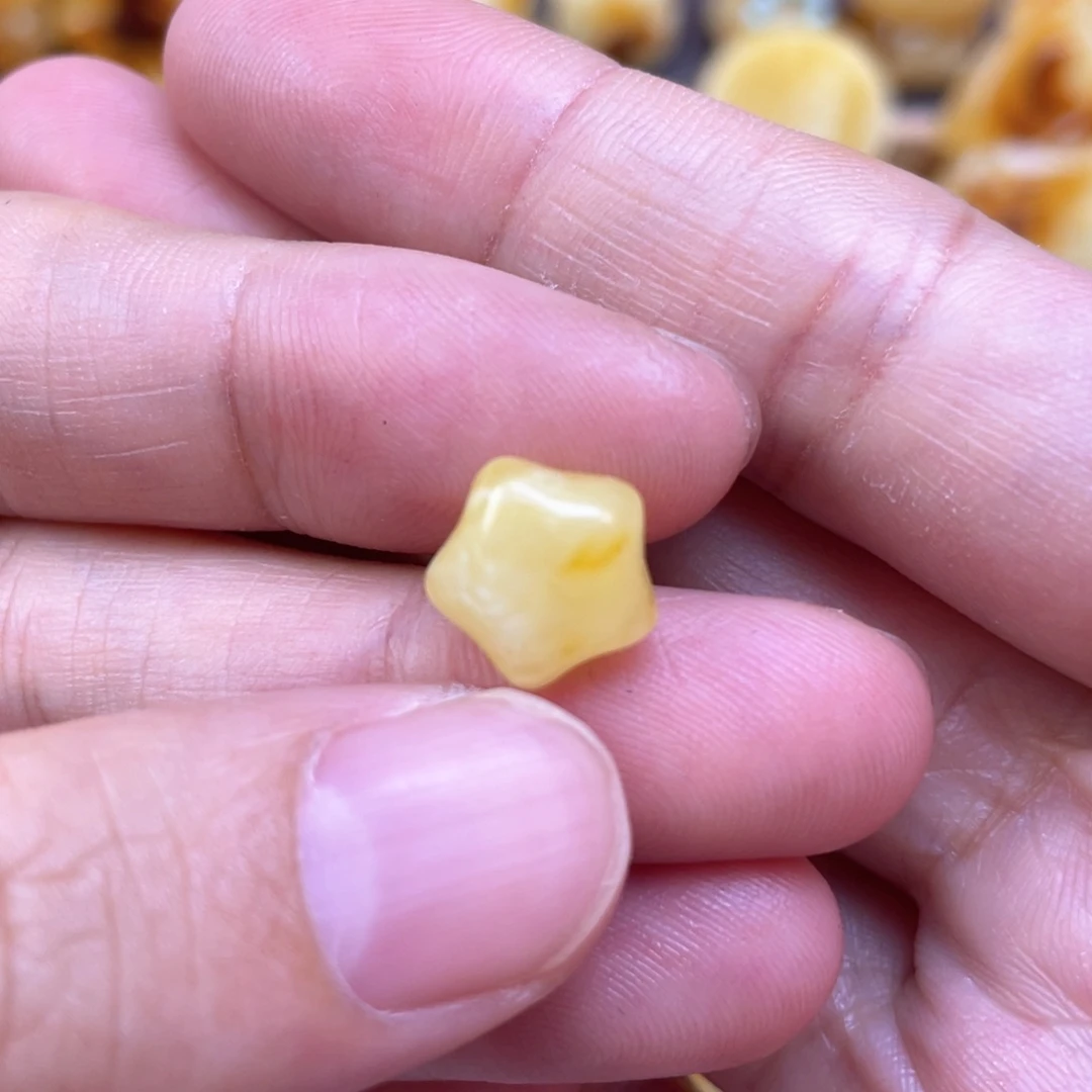 未镶嵌琥珀裸石蜜蜡