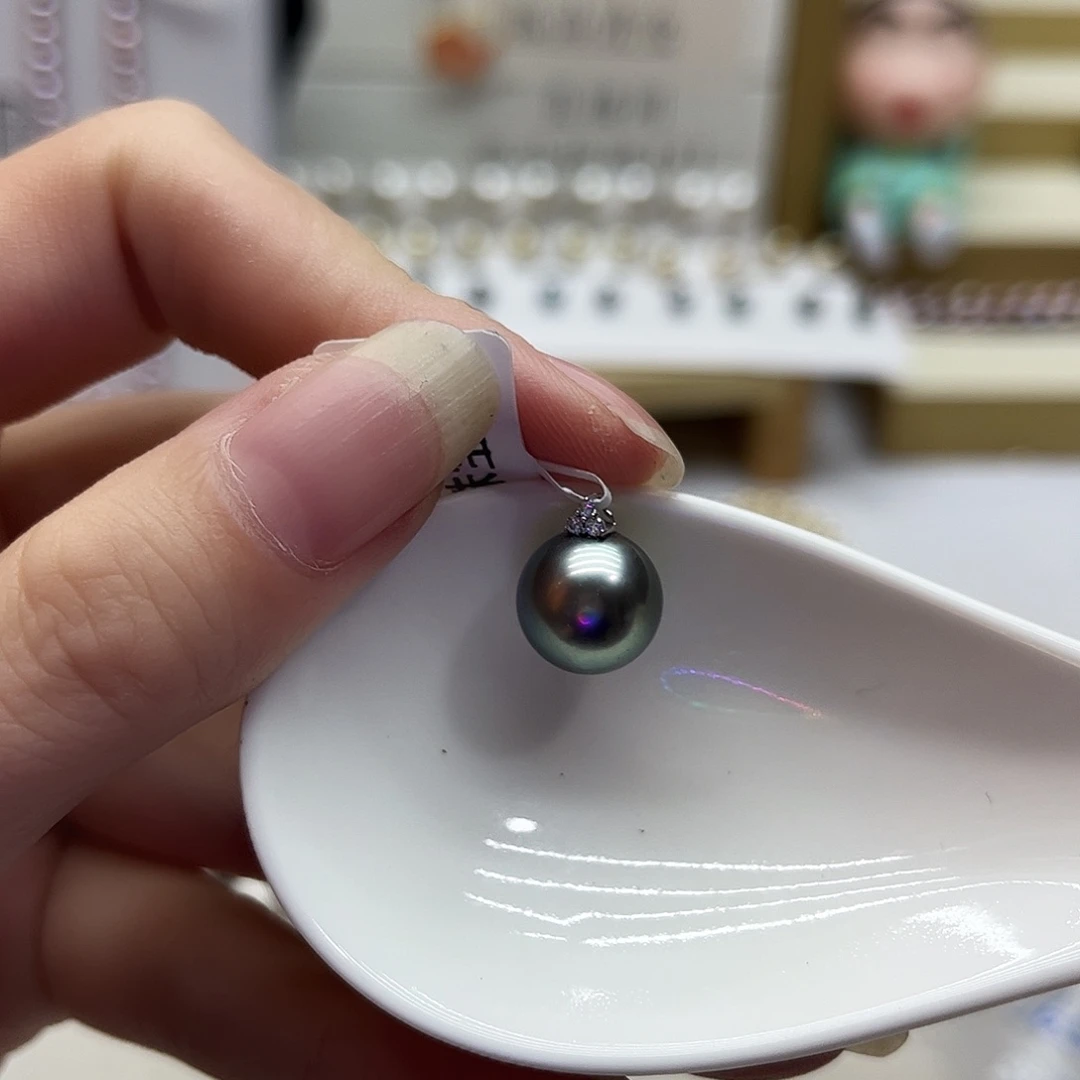 颈饰18K金镶嵌海水珍珠