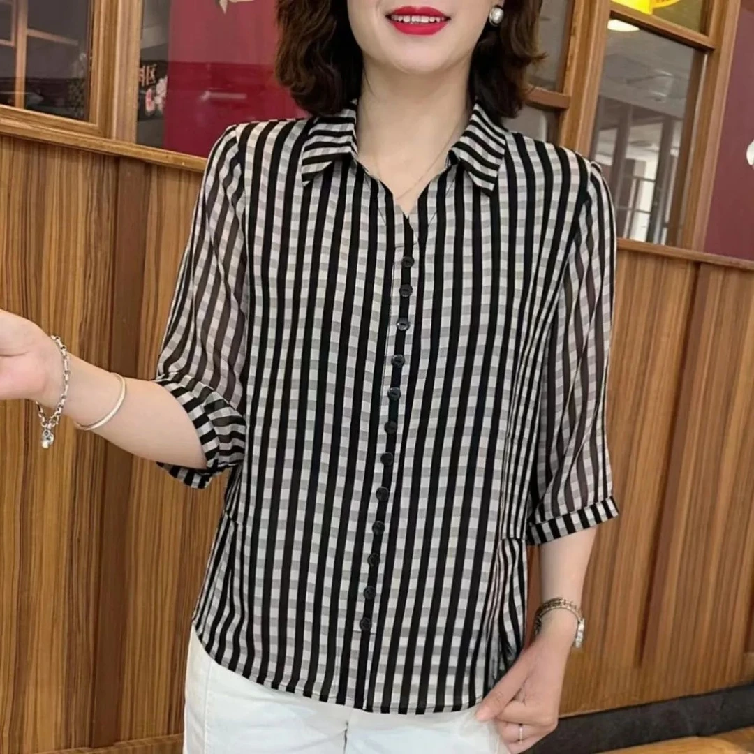 中老年妈妈装翻领七分袖衬衫女夏季洋气宽松显瘦格子衬衣遮肚上衣