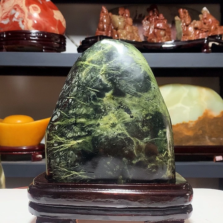 石材高23厘米宽18厘米