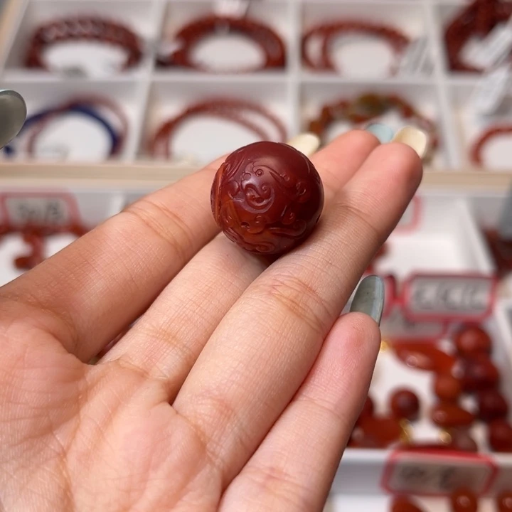 南红玛瑙未镶嵌精工雕刻仿古龙牛血红19mm
