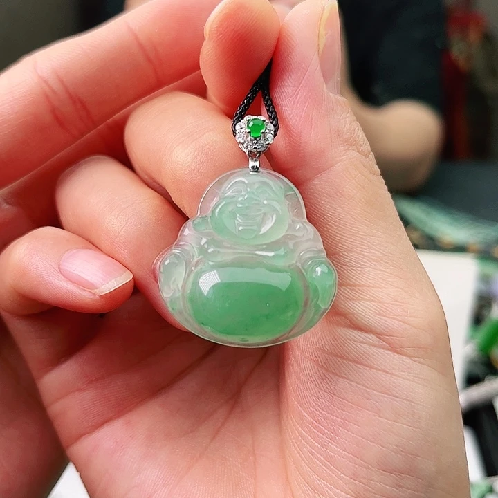 石英质玉（非洲翠）未镶嵌耳钉