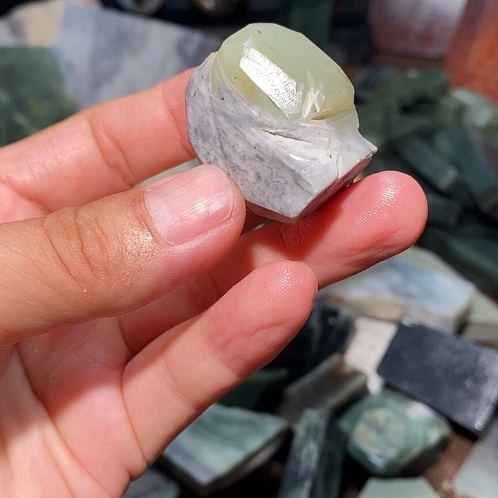 和田玉未镶嵌珠宝奇石