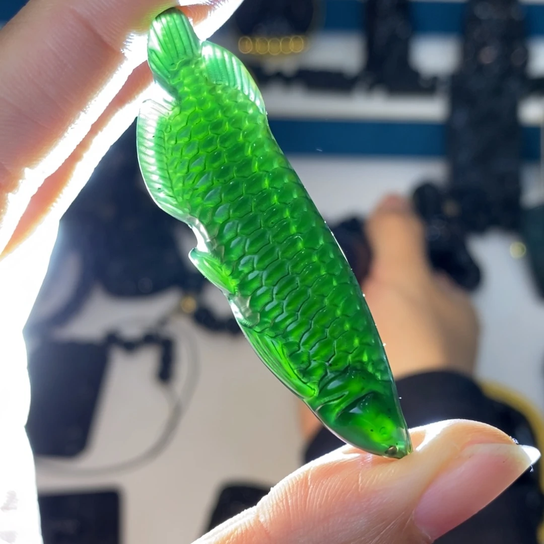 蛇纹石玉未镶嵌吊坠