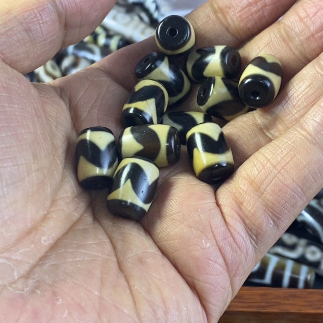 玛瑙/玉髓颈饰未镶嵌板**?