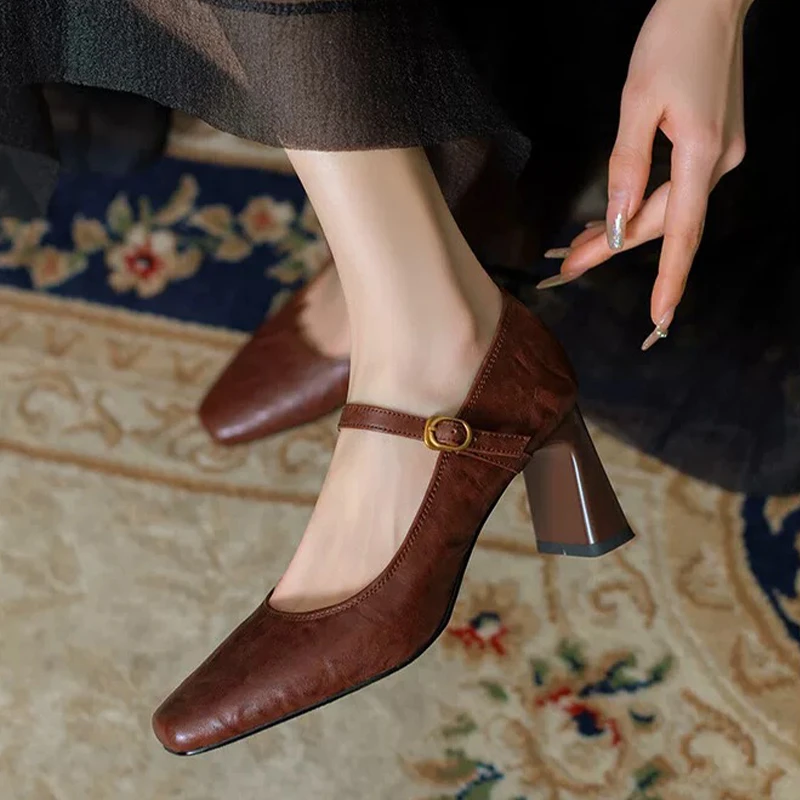 2025春季新款法式复古小香风粗跟赫本风一字带玛丽珍软羊皮女单鞋