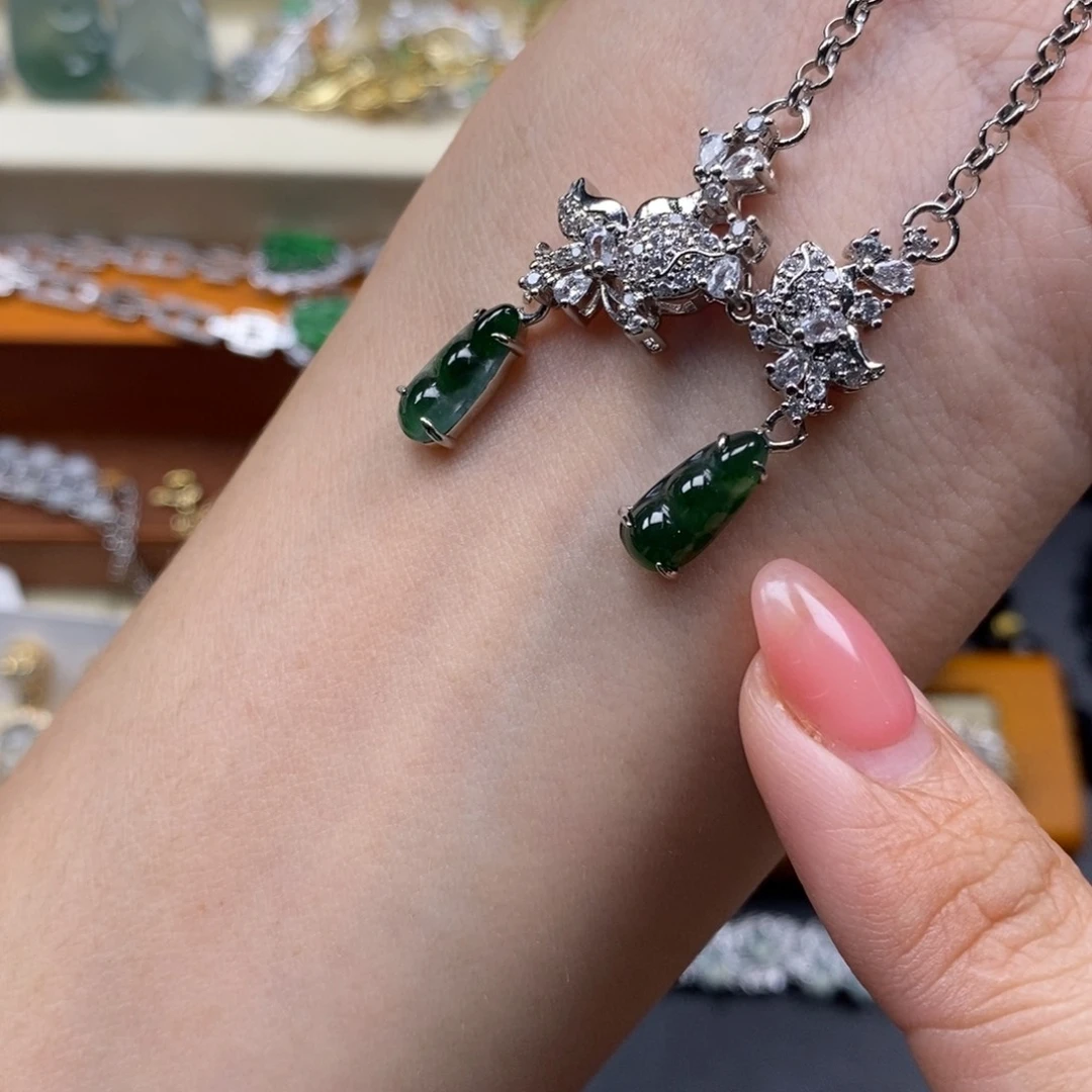 翡翠未镶嵌颈饰翡翠