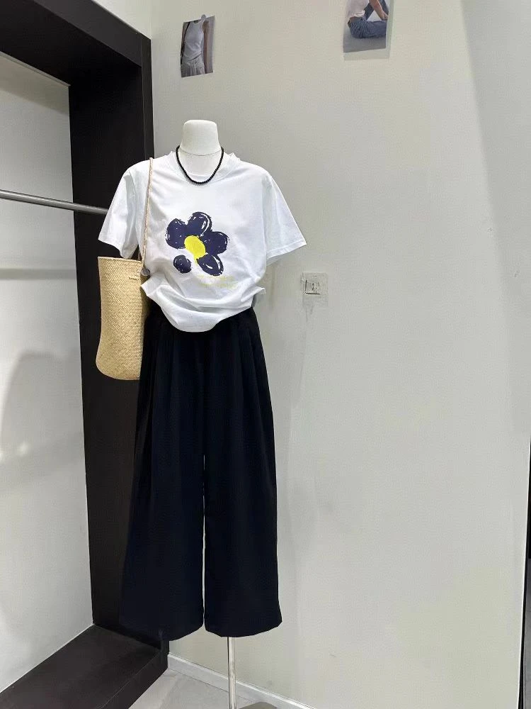 920设计款小花短袖