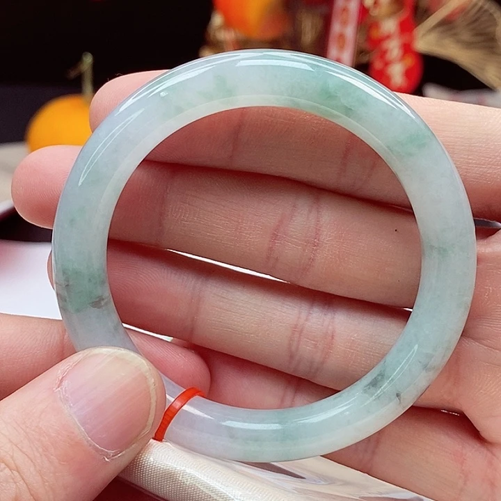 翡翠手镯未镶嵌隔***吖53.2圈