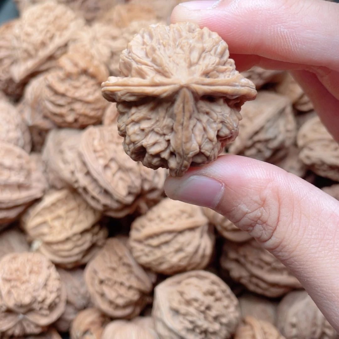 驾***桃文玩核桃吊坠玉溪