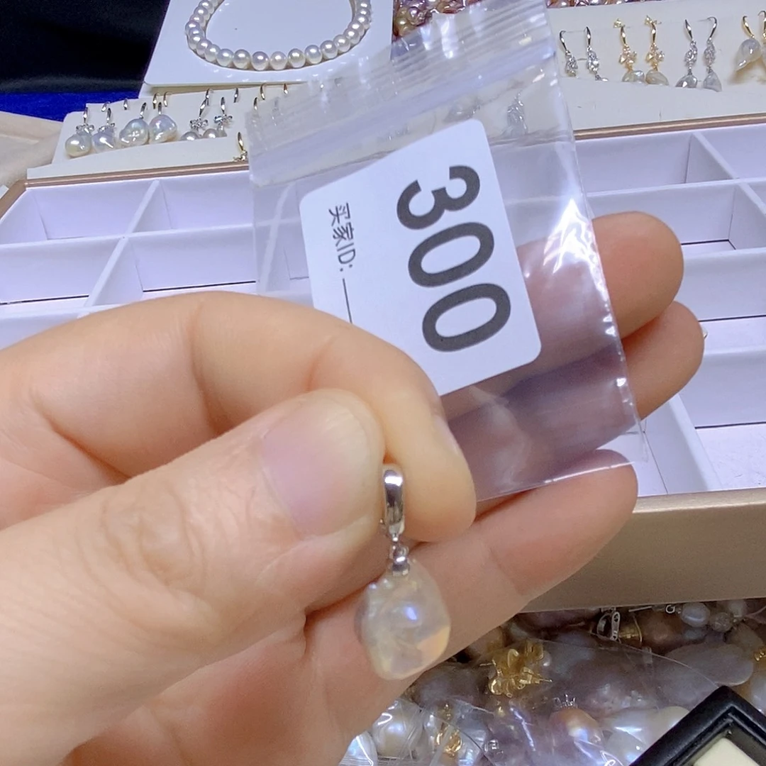 颈饰未镶嵌淡水珍珠