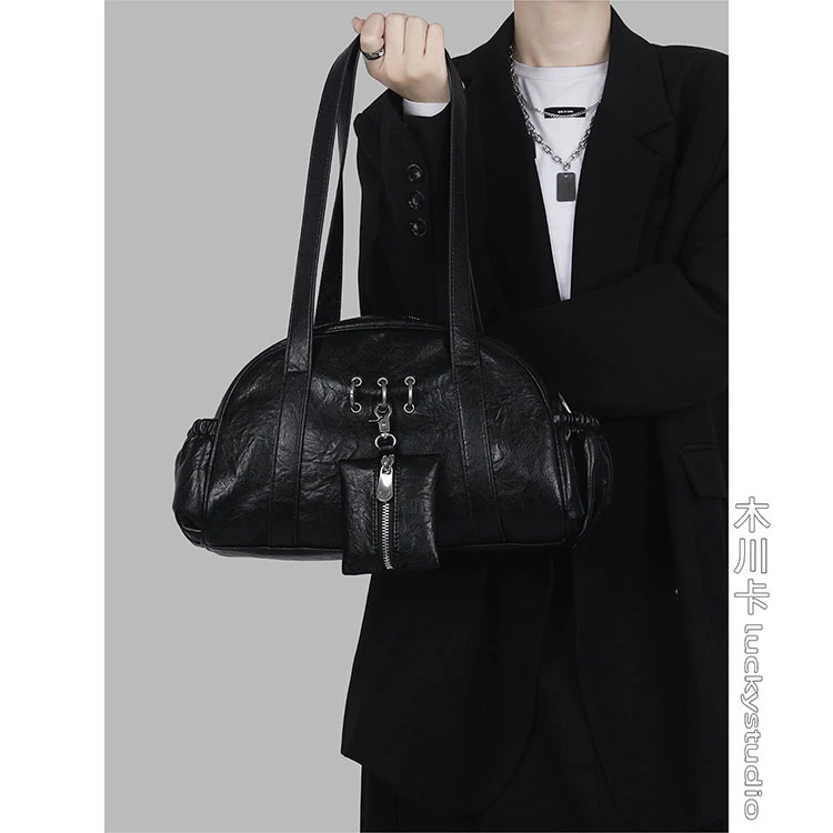 木川卡复古软皮云朵保龄球包机车感单肩斜挎包肩包白色女士休闲