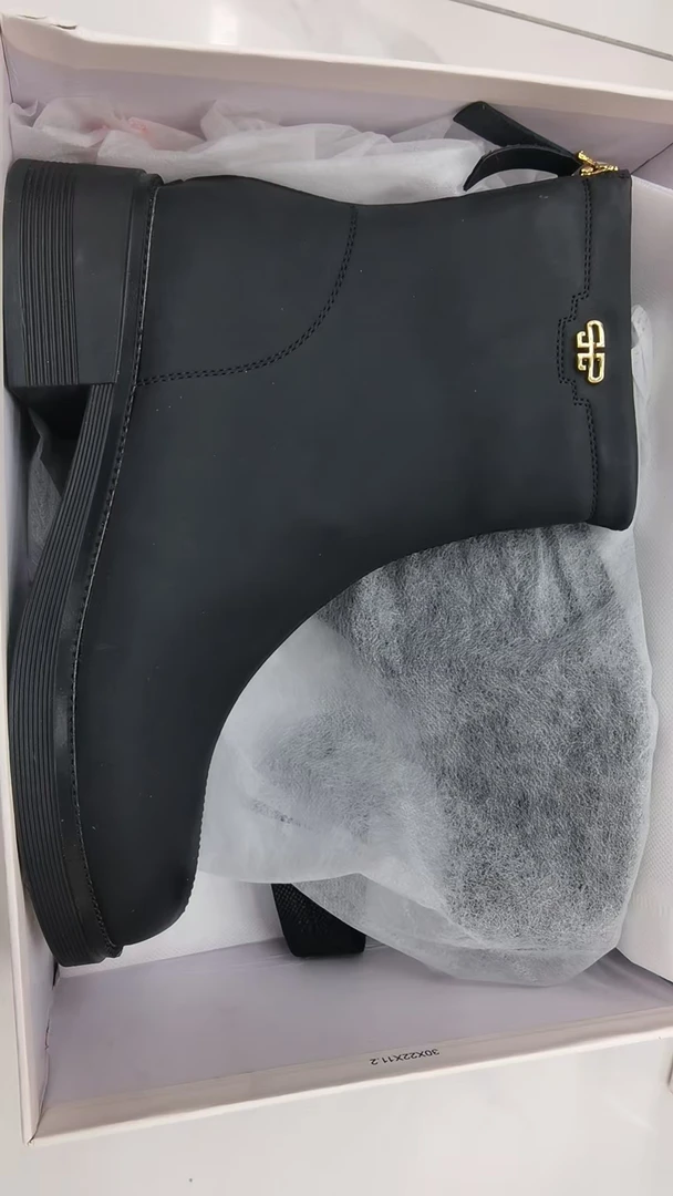 新款时尚百搭休闲秋冬粗跟短靴圆头厚底瘦瘦靴马丁靴S999-2