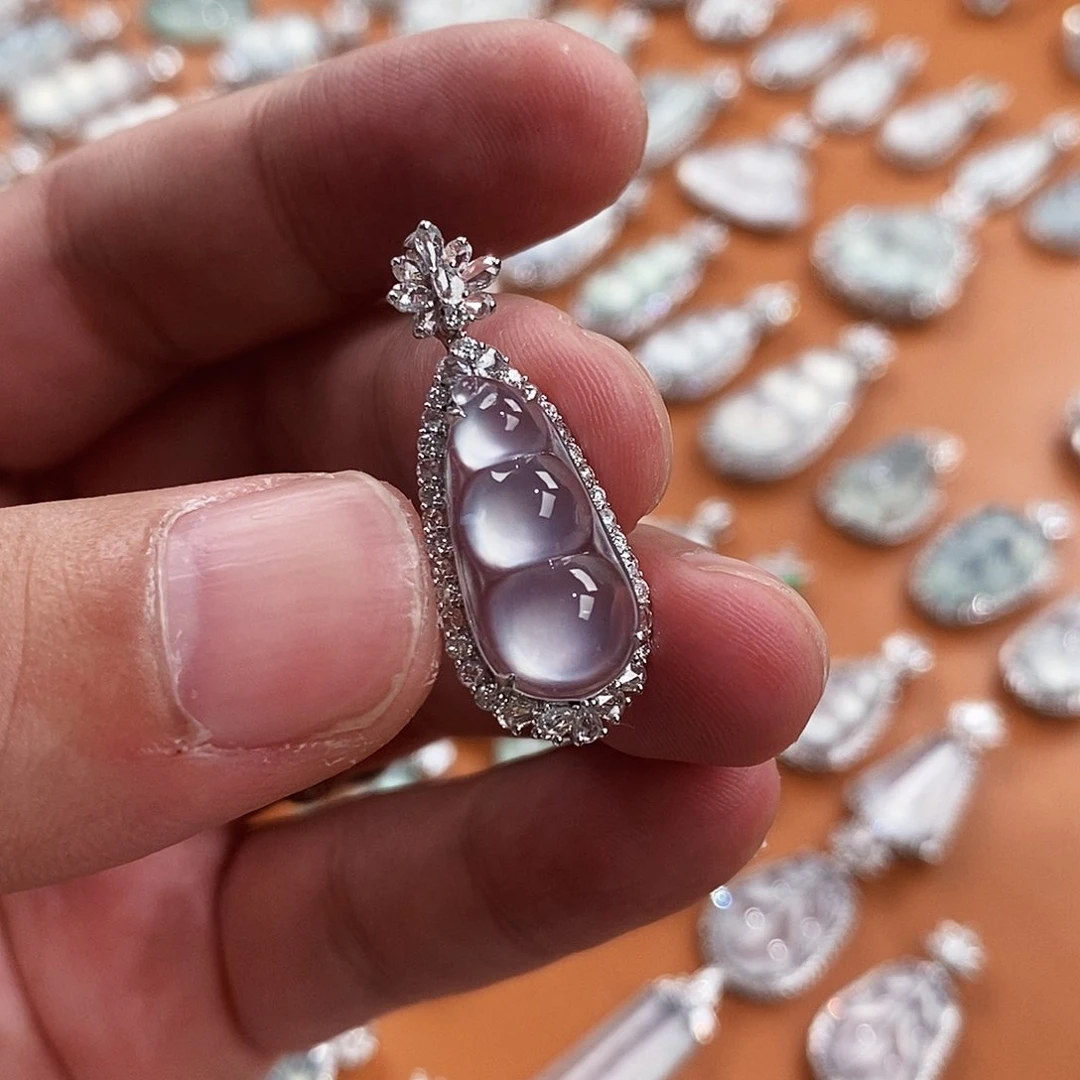 翡翠18K金镶嵌颈饰天然缅甸翡翠吊坠